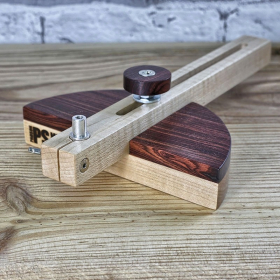 Wooden Compass Making + Plan  Wooden diy, Diy woodworking, Wooden